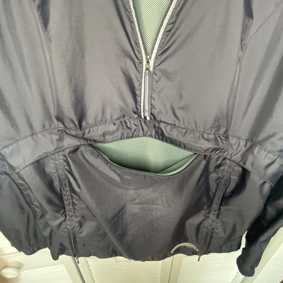 nike half zip pullover windbreaker with front pouch. Size Small - Picture 6 of 8